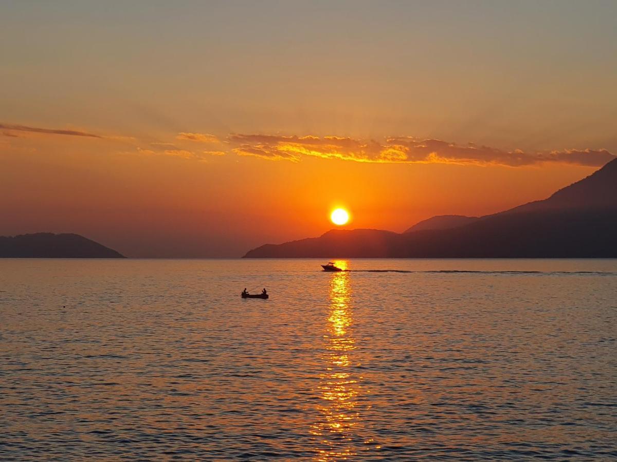 Bangalo Com Vista Para O Mar No Condominio Yacamim Ilhabela Praia Do Curral Ngoại thất bức ảnh